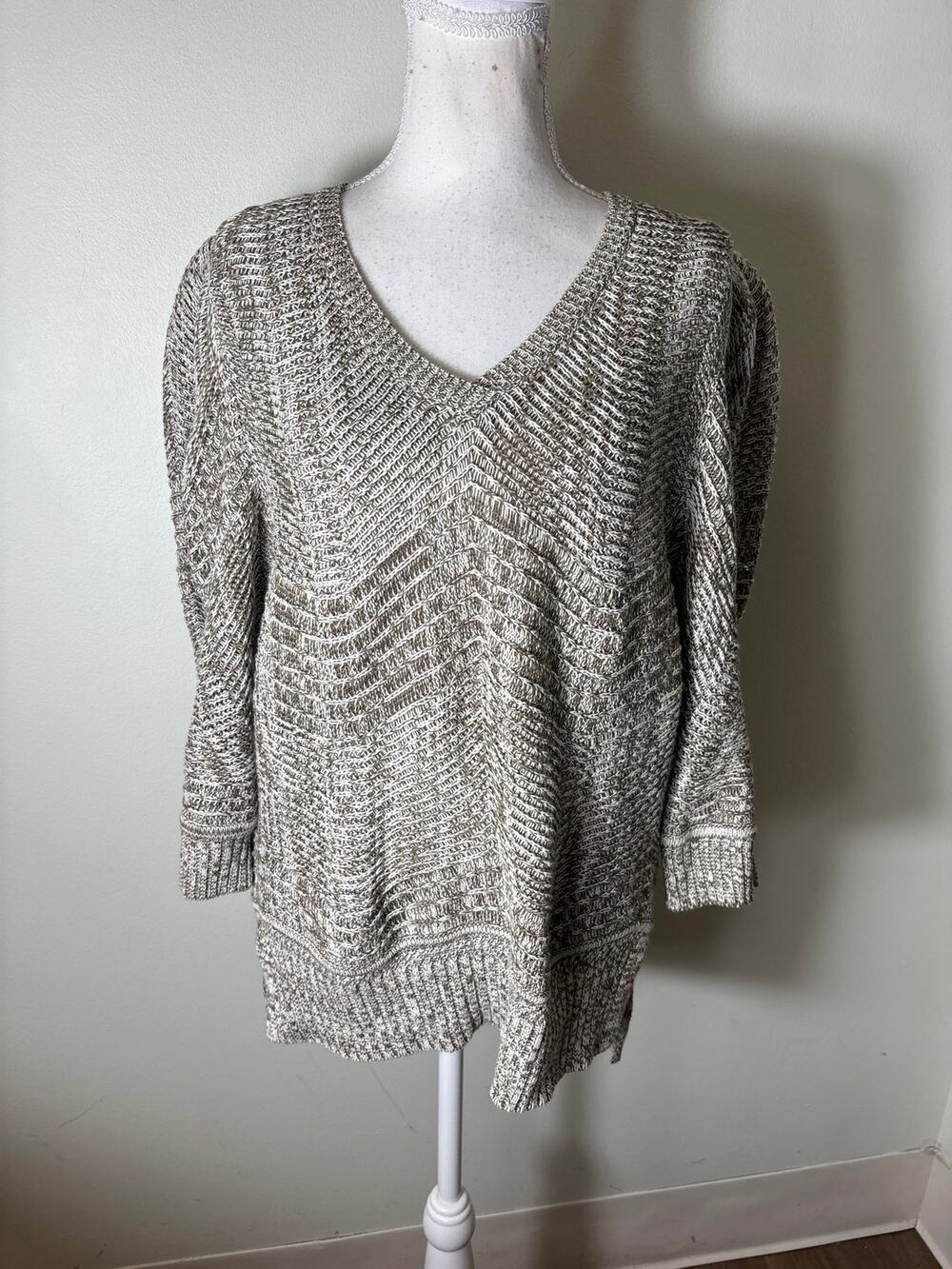 NWT Brochu Walker Arya Vee Olive Sweater Sz l
